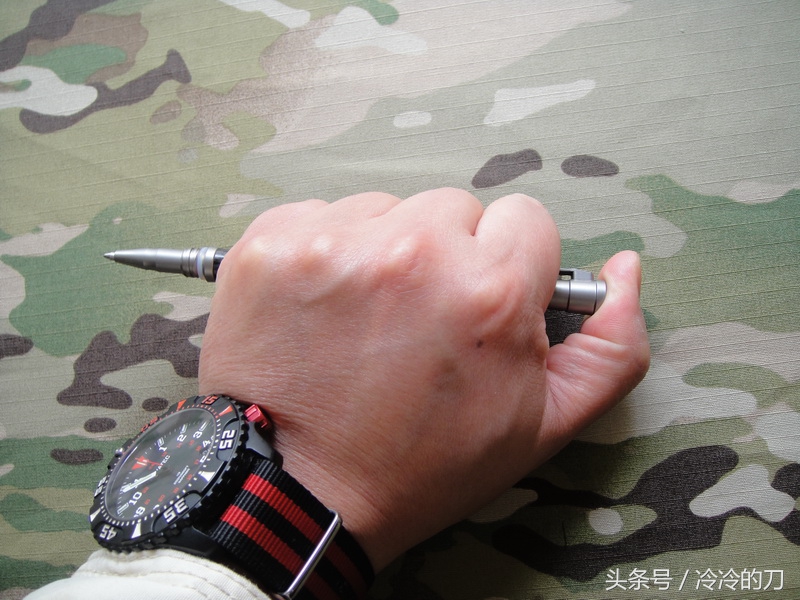 极简风钛合金螺旋战术笔,钛合金战术笔推荐