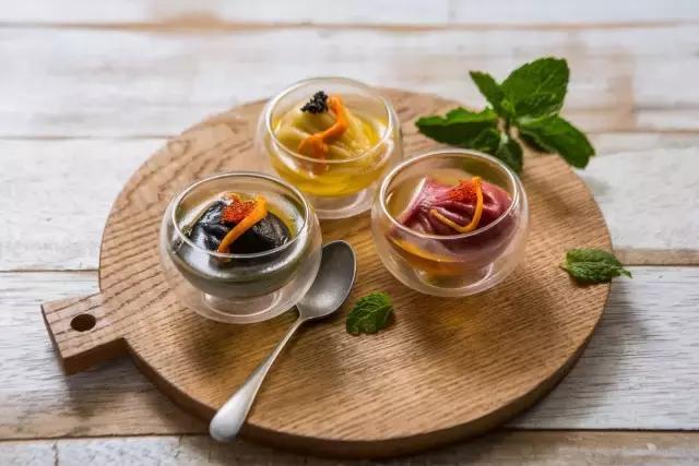 每日翻台率10多次,日均翻台8次