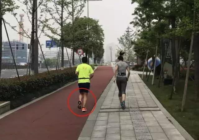 小腿拉伸不痛的动作,小腿粗的按摩和拉伸方法