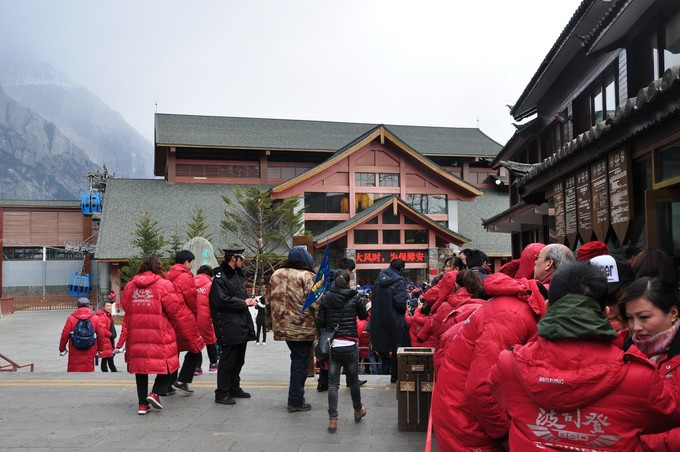 玉龙雪山纳西人心中的神山,玉龙雪山是当地纳西族的神山
