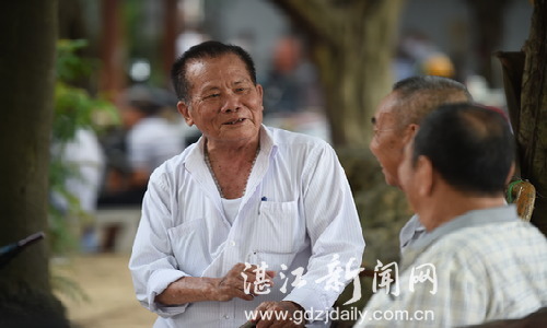 身兼众“长”退而不休