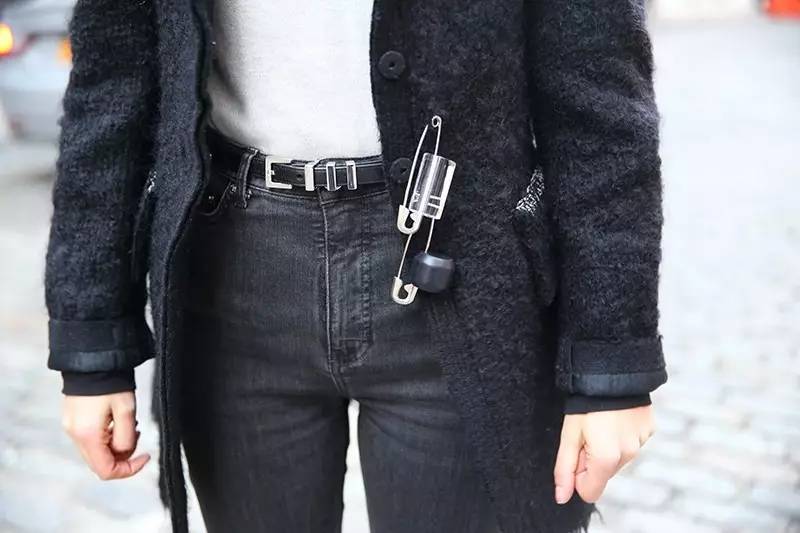 自己制作的可爱别针小物件,固定衣服的小别针怎么让它更稳固