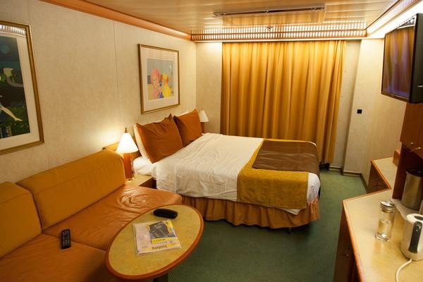 坐着豪华游轮,坐着邮轮看世界