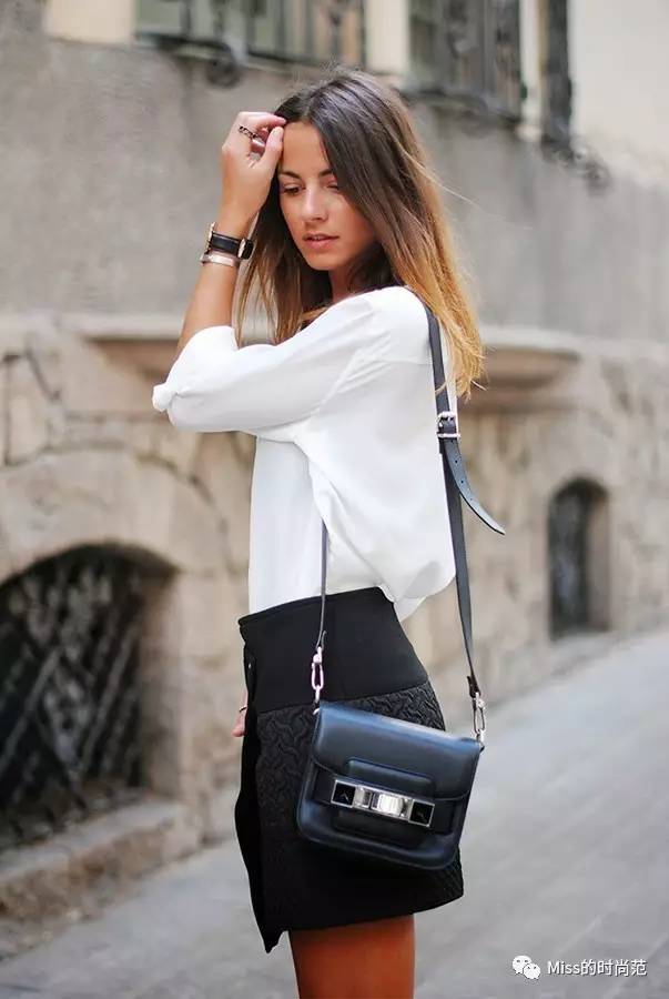 与其去花钱买便宜的还不如买贵点,与其胡乱的买一堆不如认真买一件