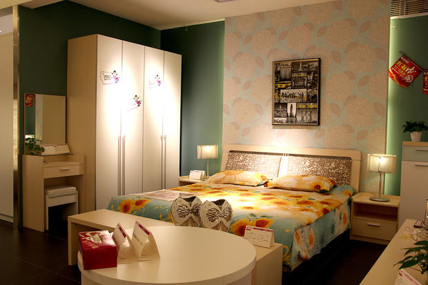 东方百盛卧室三件套打造温馨小康之家