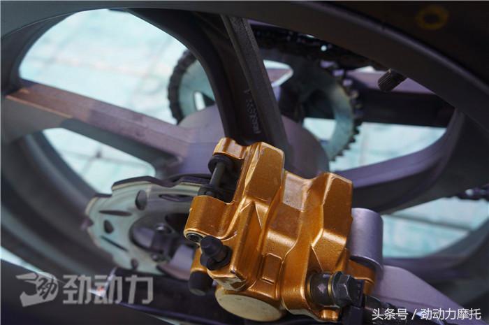 贝纳利弯梁rfs150i可以装尾箱吗,贝纳利弯梁rfs150i测评