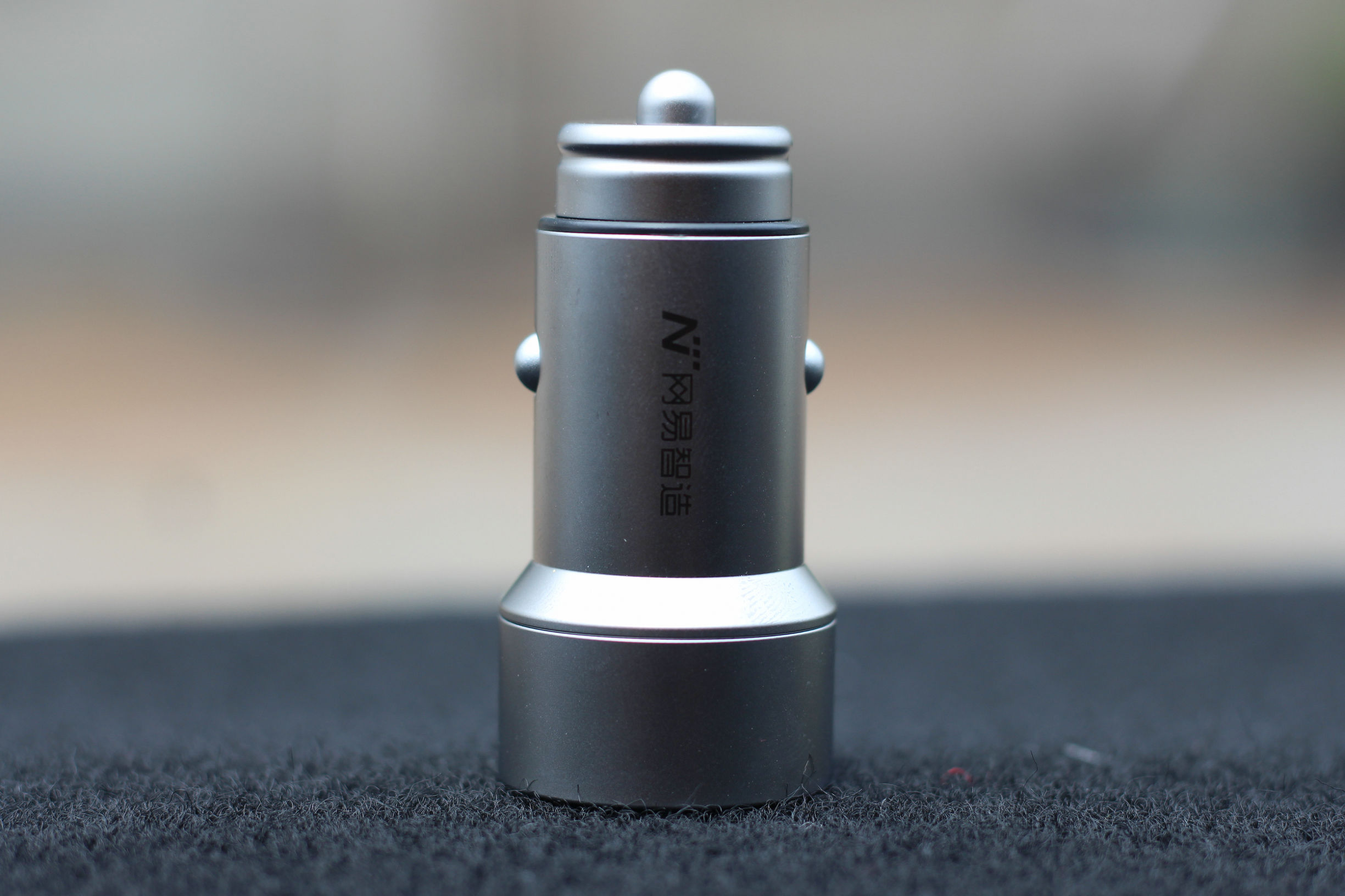 能充电的*弹子**头，网易车载充电器体验