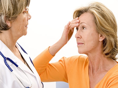 我绝经五年了现在又来月经正常吗,我绝经快三年了更年期何时过去呢