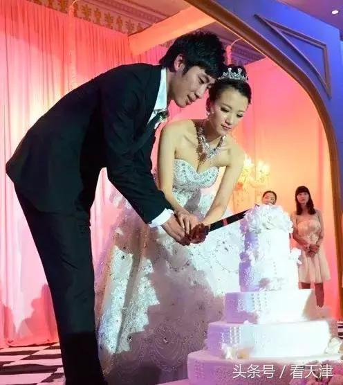 天津泰达权健太太团大pk！球员太太原来那么美！