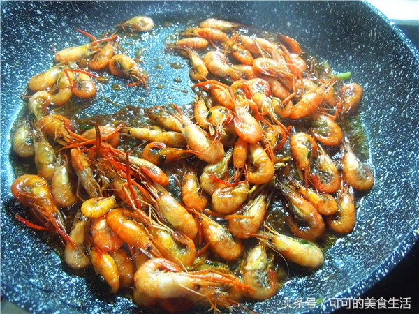 油爆清水河虾,壳肉分离的油爆虾