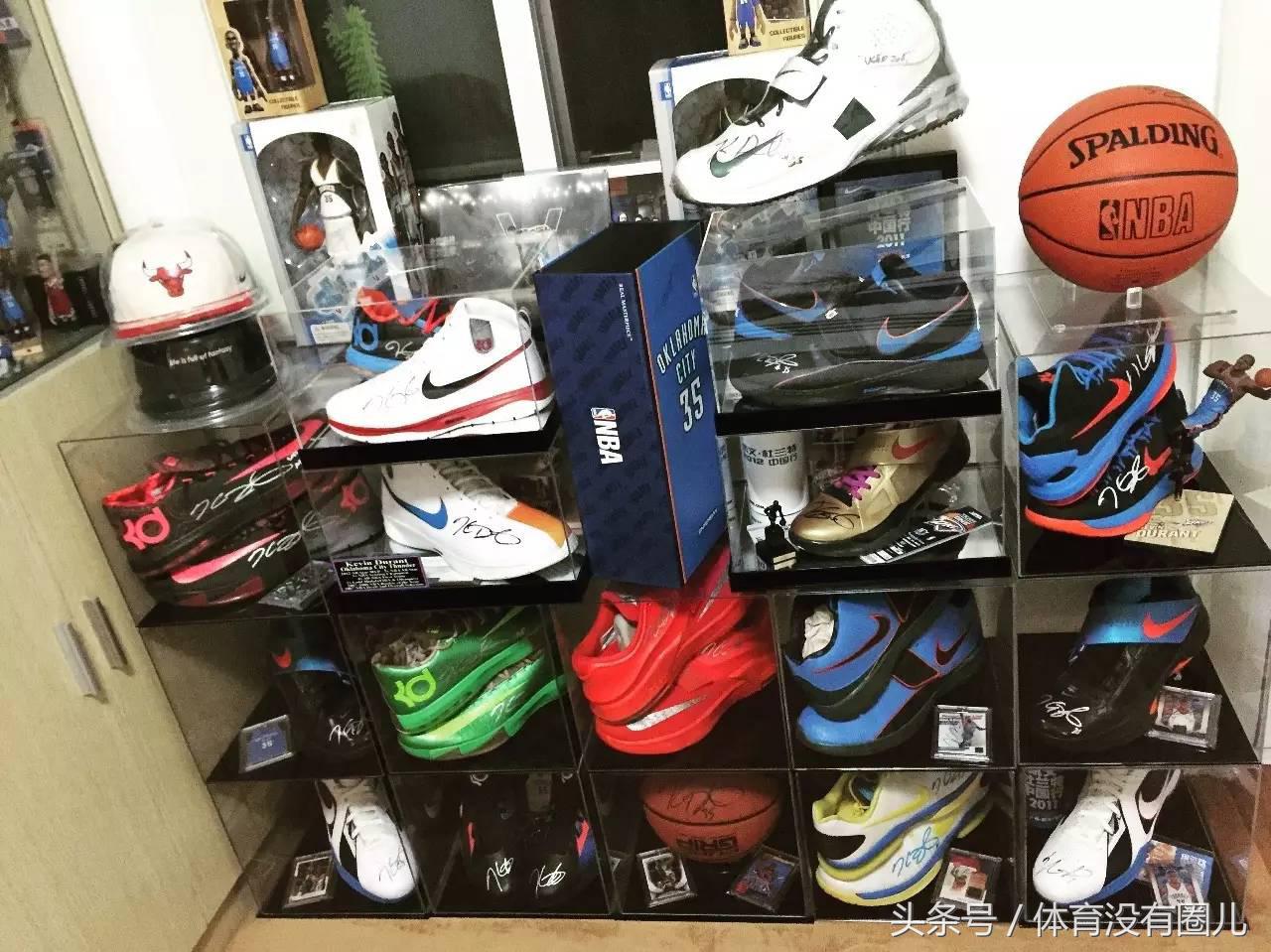 还在抱怨鞋柜里缺一双球鞋?那么这个苏州男孩关于NBA的收藏