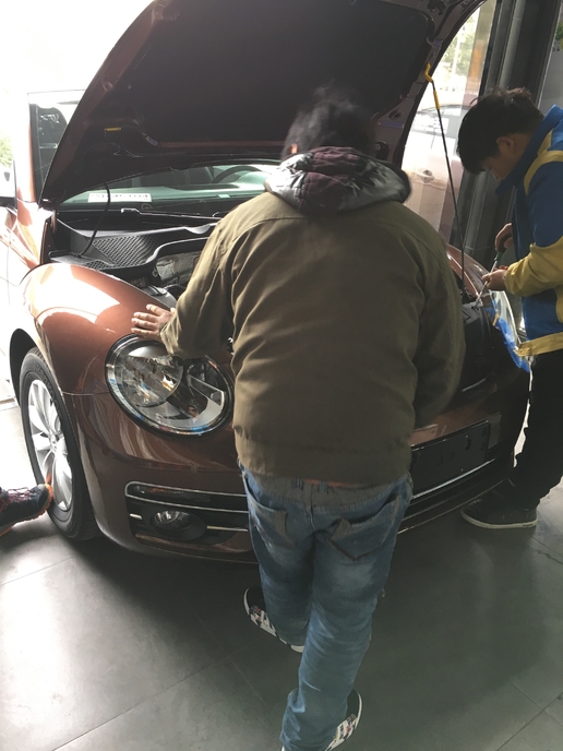 新到17年大众甲壳虫,14年大众甲壳虫白色驾驶感受