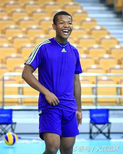 中国体坛黑人混血球员，多是孤儿和单亲，梦想披上国家队战袍
