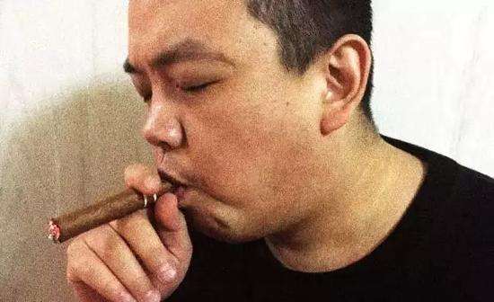 抽雪茄和抽烟是一样的吗,抽雪茄但不抽卷烟