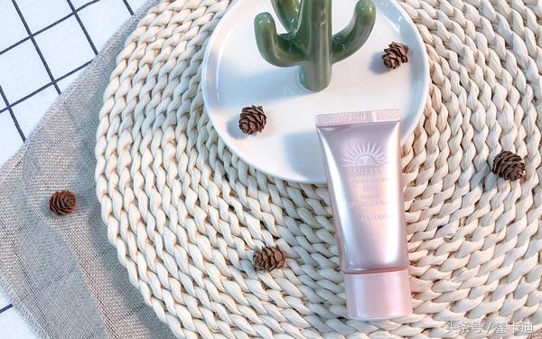 12款热门防晒测评这几款晒不黑,热门防晒实测哪一款更适合你必看