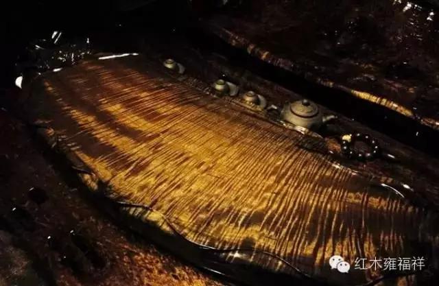 金丝楠和木中熊猫,阴沉木大熊猫