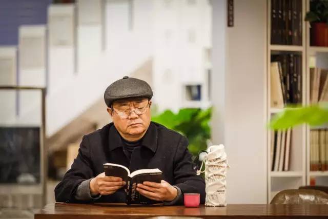 这家书店开在了郑州最“贵”的地方,却不卖书