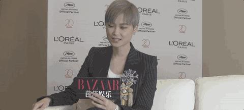 影后JulianMoore没有大牌架子，帅气的李宇春居然有点儿萌！「八九不离时髦」