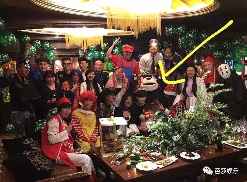 影后JulianMoore没有大牌架子，帅气的李宇春居然有点儿萌！「八九不离时髦」