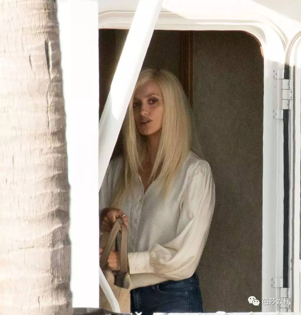 影后JulianMoore没有大牌架子，帅气的李宇春居然有点儿萌！「八九不离时髦」