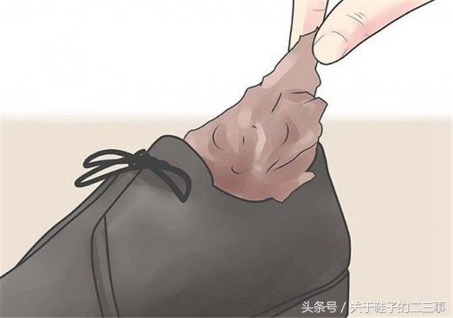 新鞋磨脚是鞋的问题还是脚的问题,新鞋磨脚怎么办可以用醋浸泡吗