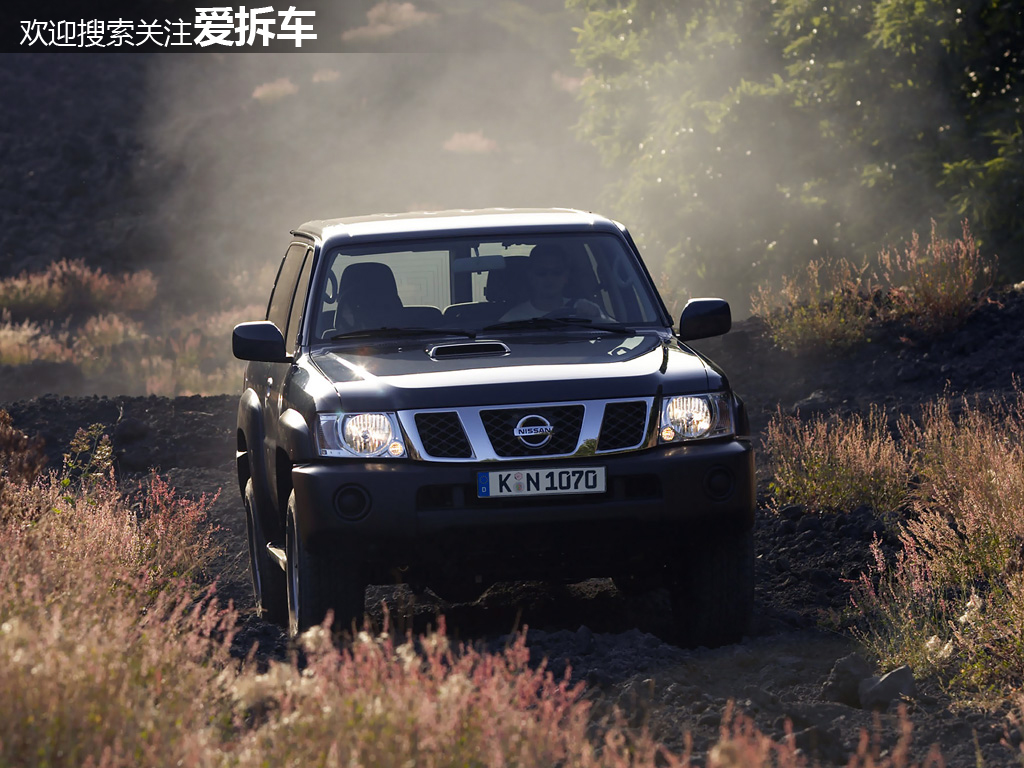 新款陆巡越野表现,越野性能不输于丰田陆巡