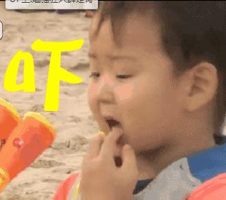 2岁男童误吞电池要做手术，急诊医生居然拿出导尿管！