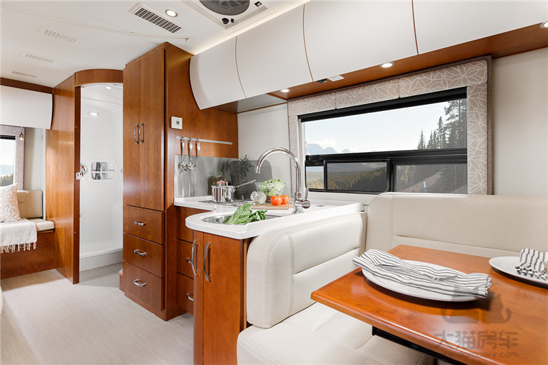 奔驰房车斯宾特豪华大空间,奔驰豪华房车零下50度旅行