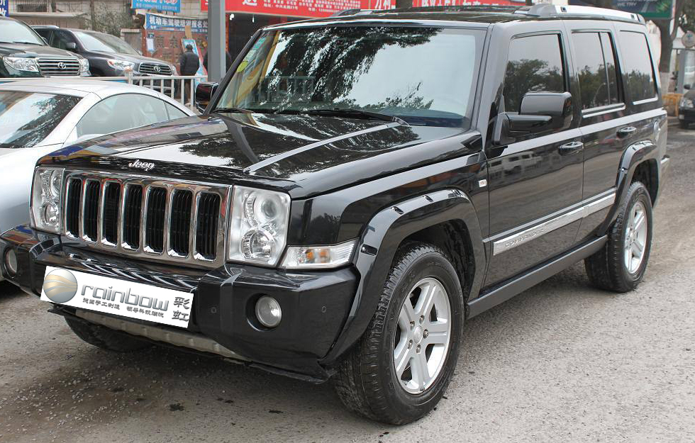 jeep指挥官音响位置,jeep指挥官2018款低音炮