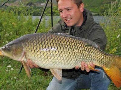 预防鱼竿卡节要学会这几个技巧，可以省很多钱吆