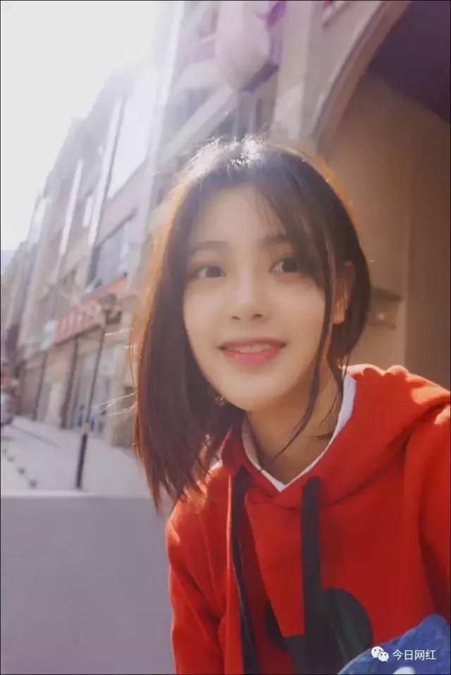 主播|甜蜜蜜的邻家妹妹,棕色碎发大眼睛,笑容酥酥惹人爱