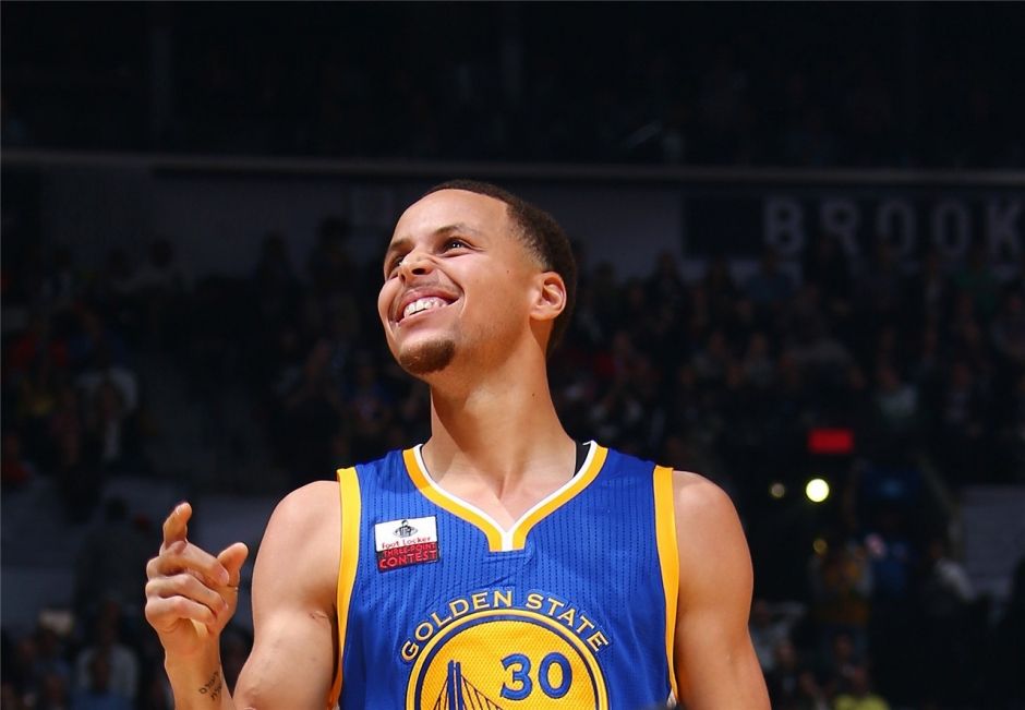 库里巅峰时期有机会赢得三连冠,库里再拿一个冠军历史地位如何