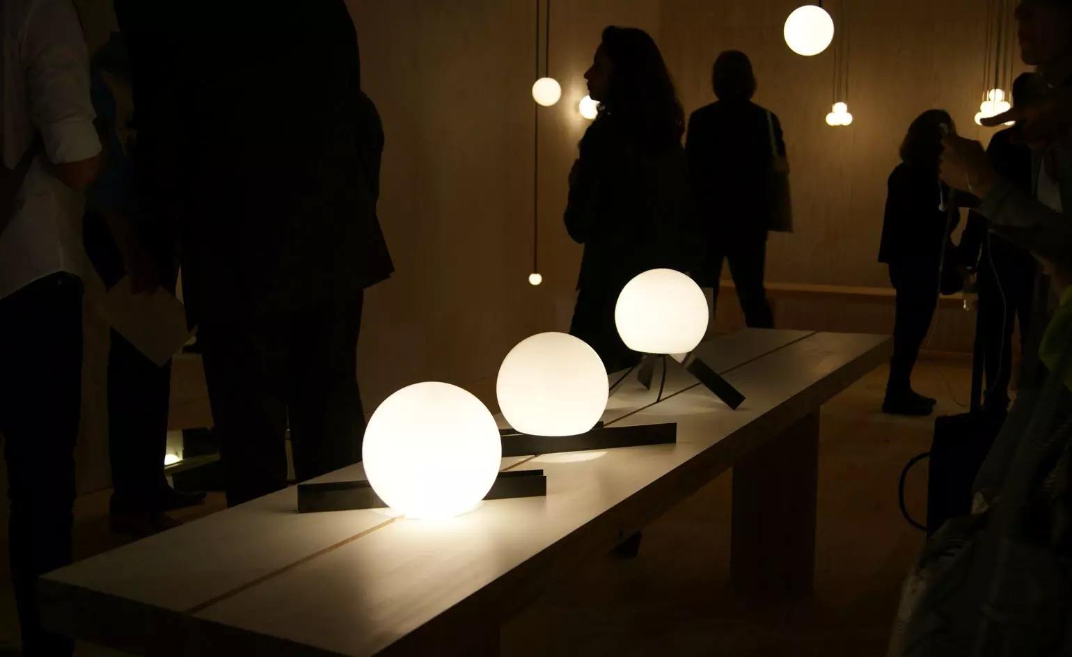 灯不仅仅是照明还是艺术品,灯也是装饰品