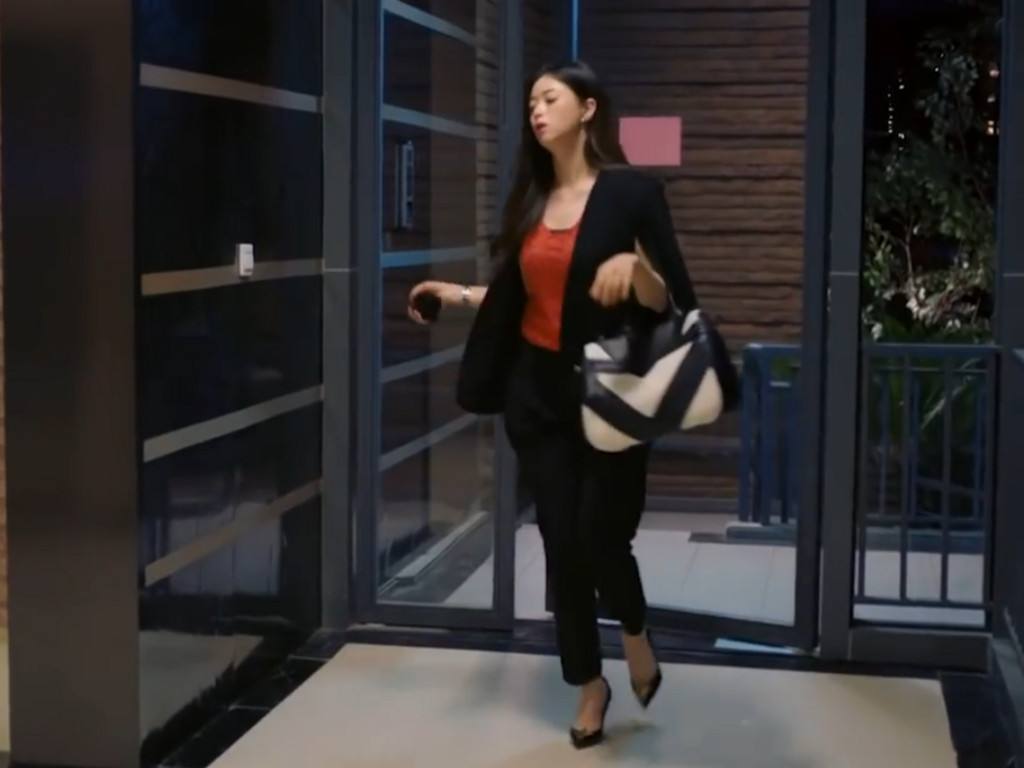 欢乐颂二樊胜美怎么样,樊胜美包包里有什么