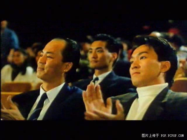 他饰《少林足球》魔鬼队九号，少林武僧出身，任深圳公安武术教头