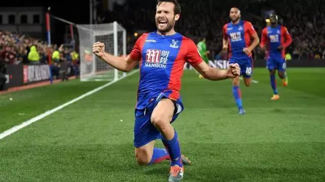 他们都穿什么篮球鞋,他们穿什么衣服翻译