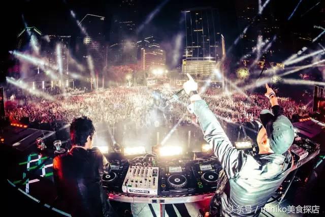 8年了,他每一次粗现都能让成都人嗨得花枝颠颤!