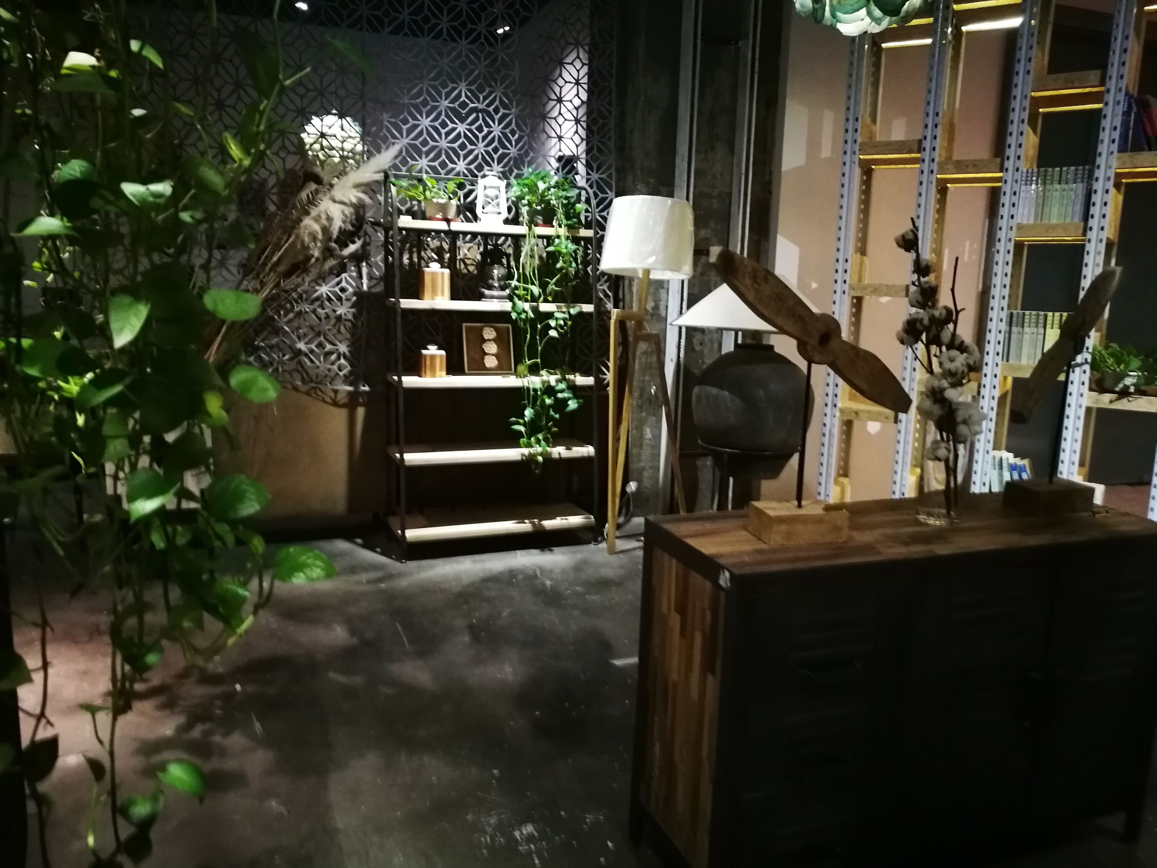 满足了对书店所有的想象,三亚小众书店推荐