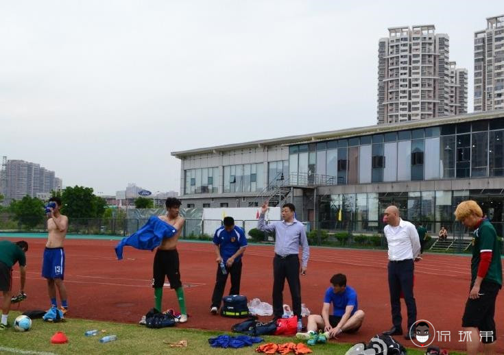 辱骂裁判被判夺权犯规罚几次,辱骂裁判后果