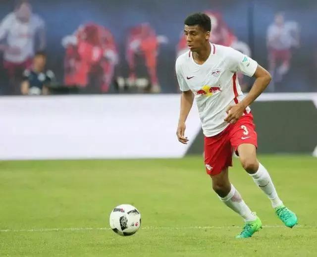 他们穿什么衣服翻译,他们穿着什么用英语怎么翻译