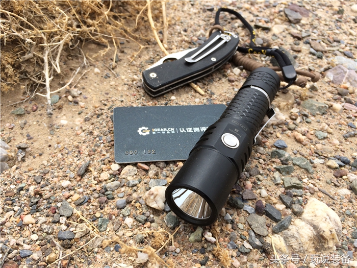 能给手机充电也能当支架,能给手机充电能连wifi的充电宝