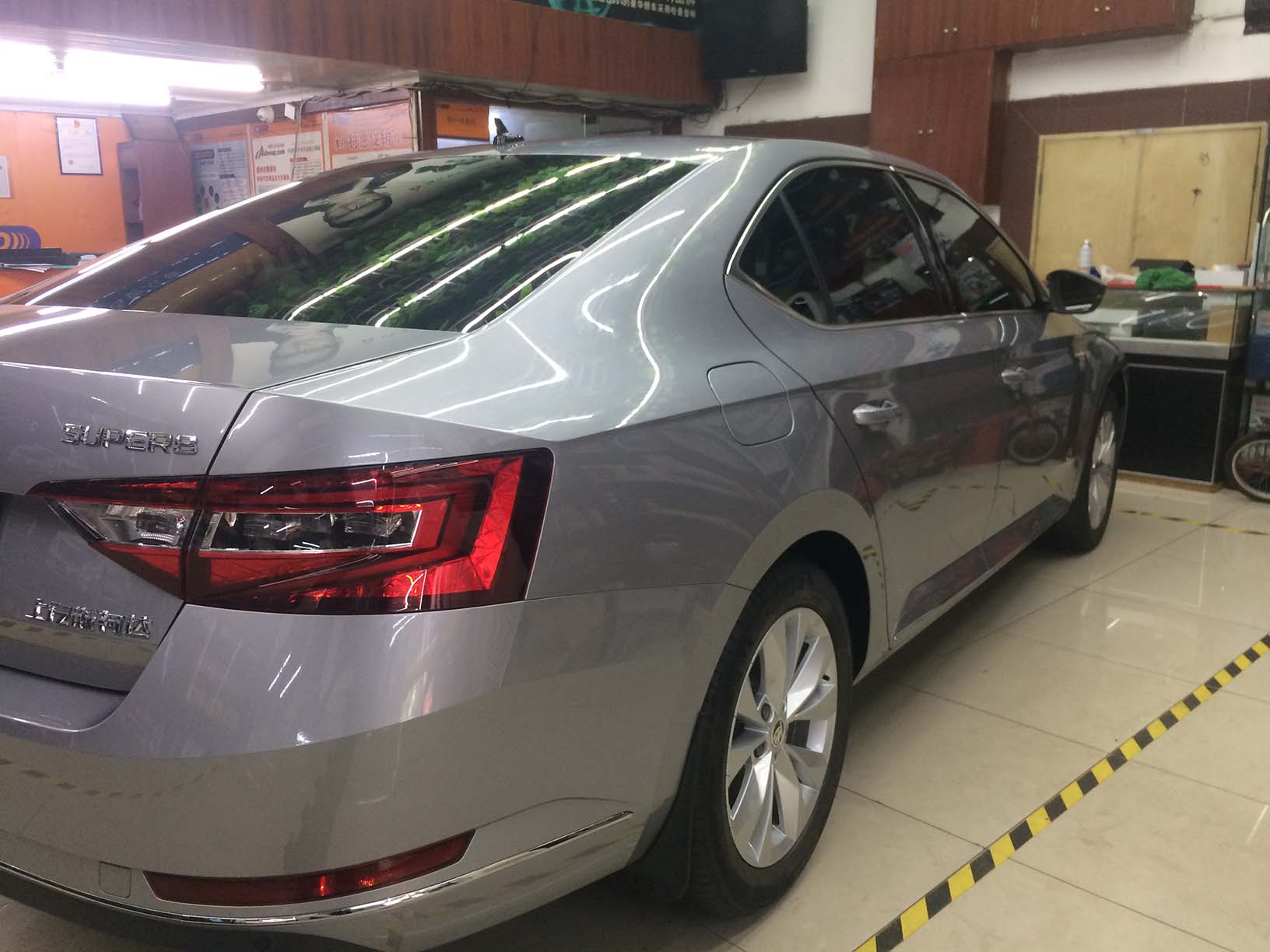 深圳壹捷汽车漆面美容SONAX镀晶，给您的爱车多一层保护