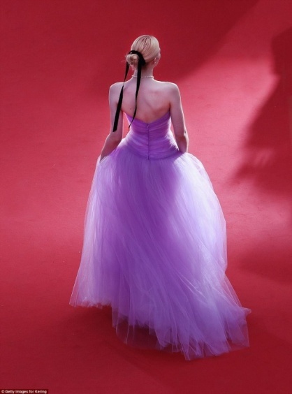 在秋冬有一个百搭超方便的蝴蝶结,超适合秋冬的蝴蝶结