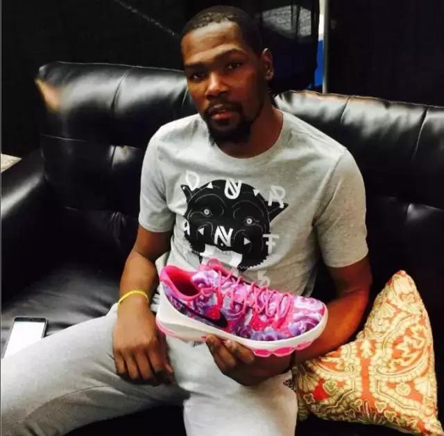 耐克慈善球鞋,nike十大必买球鞋