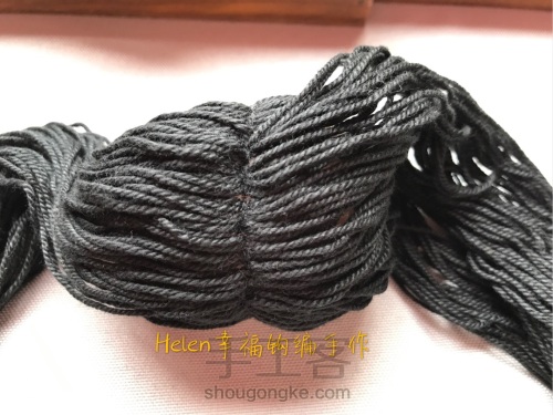 Helen老师简单几步教你做出一个萌萌的钩编娃娃