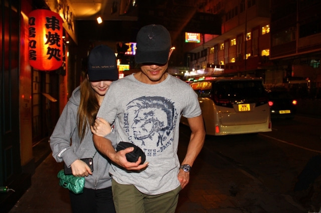 方媛老是被嘲用高仿产品嫁给郭富城后终于用上最新款奢侈包