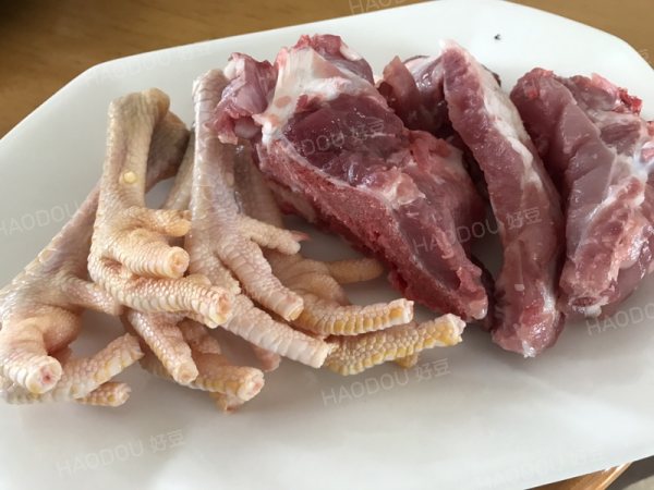 枸杞根煲汤最佳搭配,枸杞叶怎么煲汤最好吃