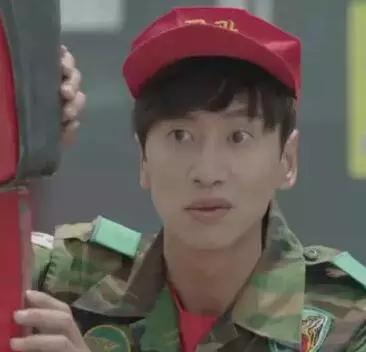 把《权利的游戏》拉下神坛的，还有这部韩版的枪炮与玫瑰...