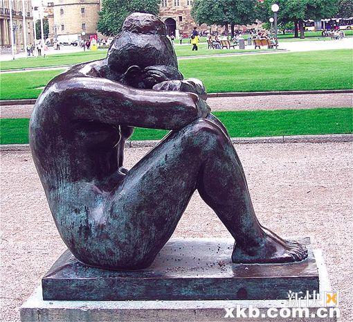 肥女人正在撬动世俗惯有的视觉美学