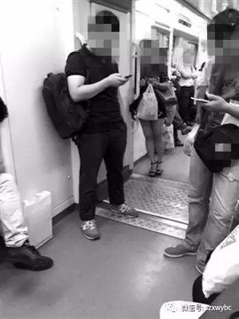 快转!你手机背后有这个东西吗?太多人在用,有人被它弄折了手指!